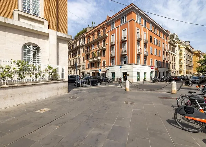 Charming Apartment With Patio A Few Steps From Colosseum